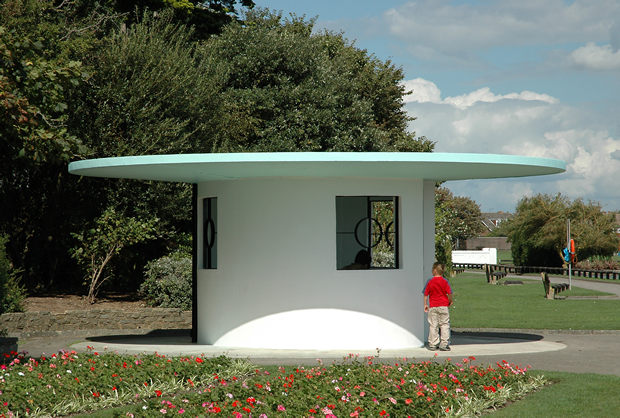 Boy and shelter, Littlehampton