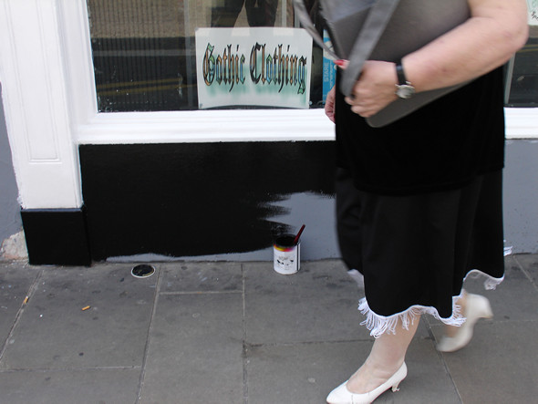 Wet paint, Salisbury