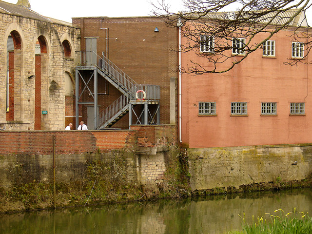 Cigarette break, Bath