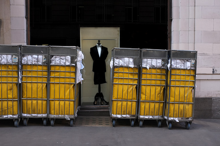 London, 2016, Elton John retail zone