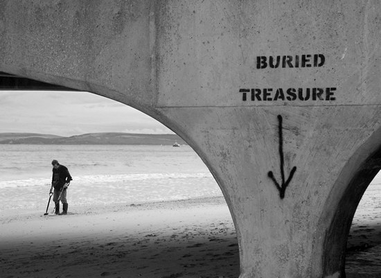 Metal detector man, Bournemouth